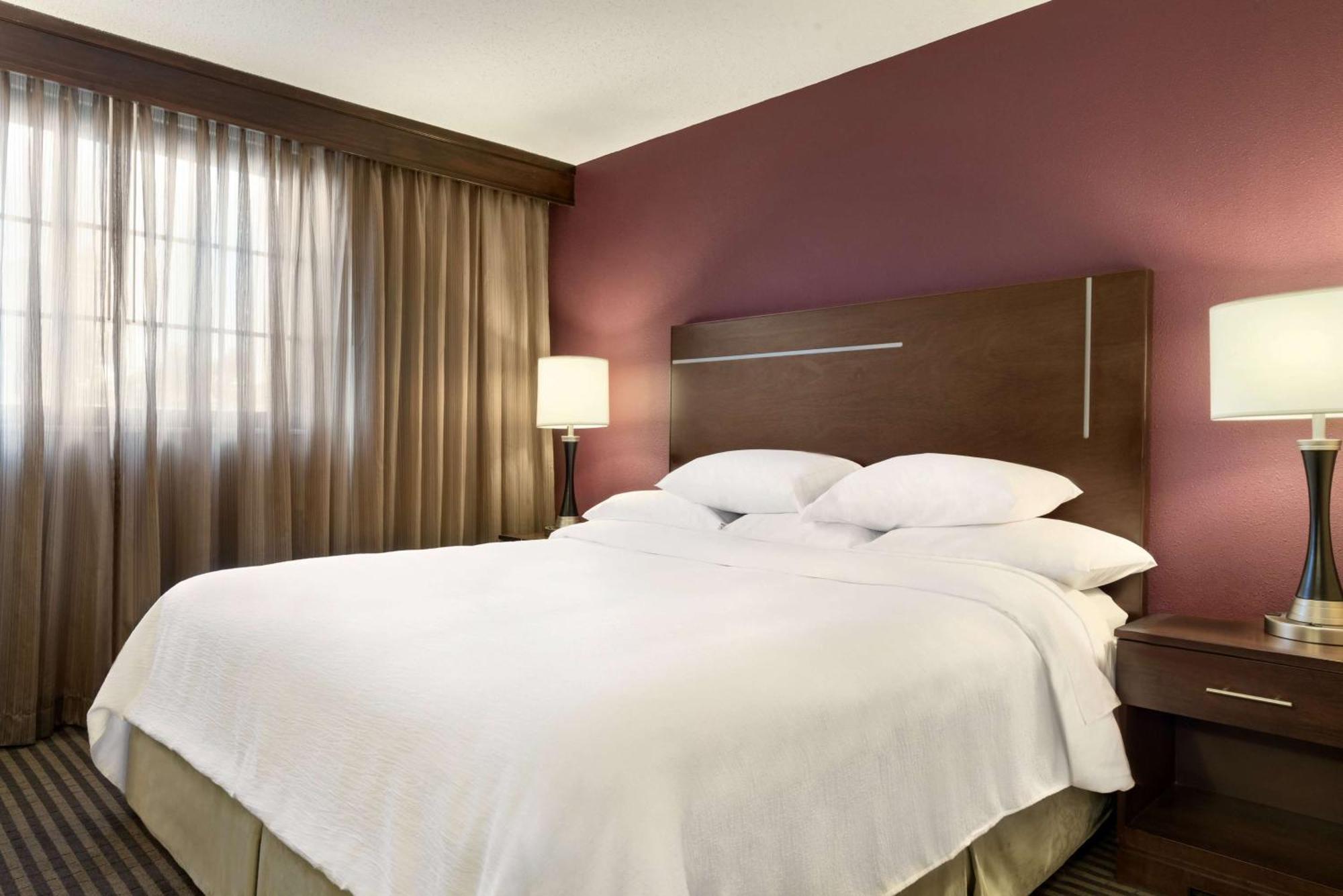 Embassy Suites Des Moines Downtown Экстерьер фото
