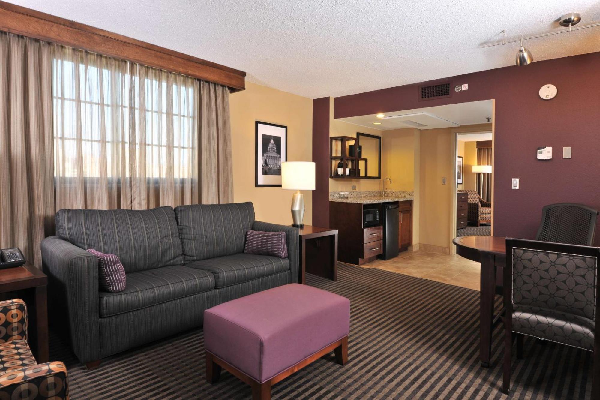 Embassy Suites Des Moines Downtown Экстерьер фото